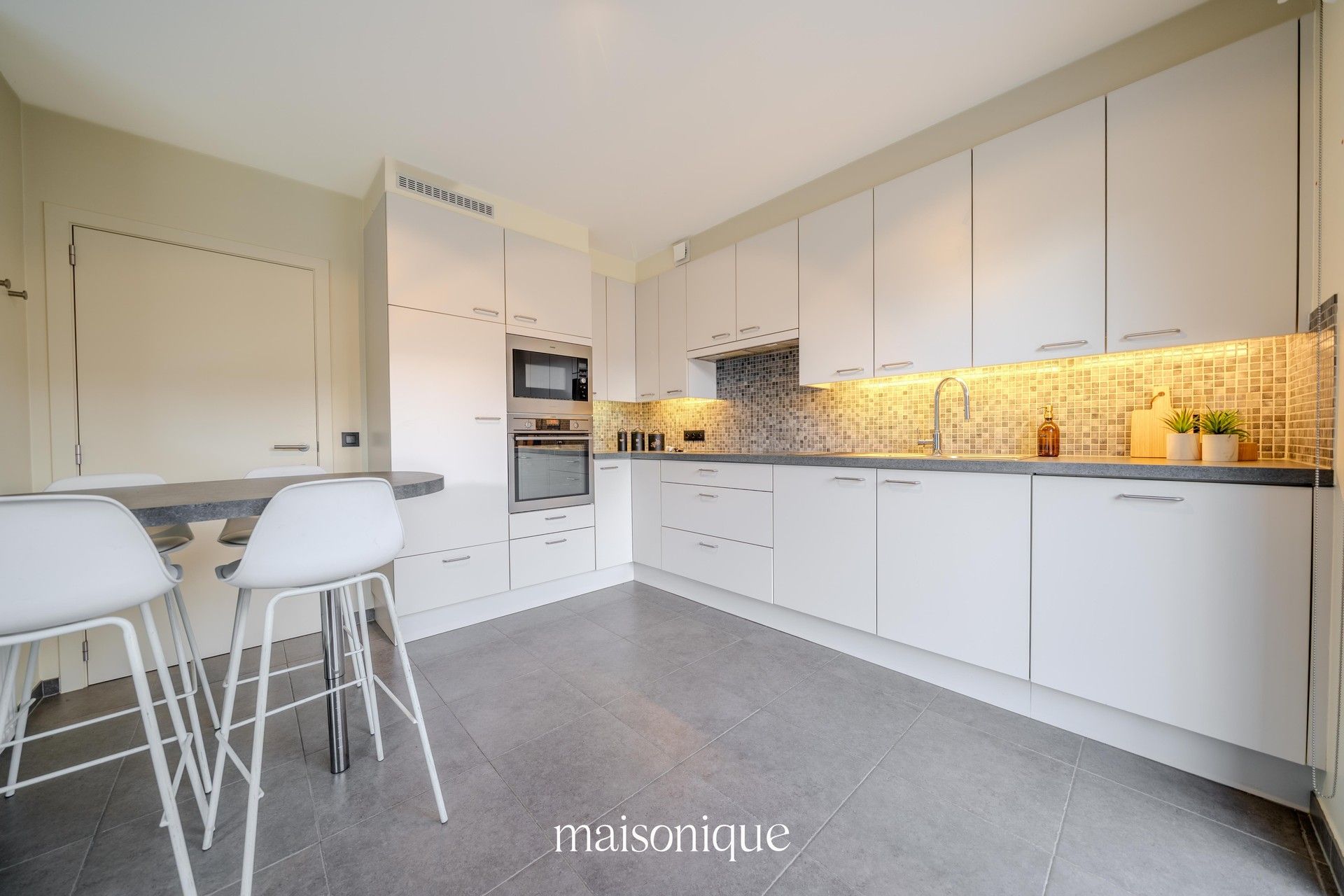 Recente familiewoning in een rustige buurt te Roeselare. foto 8