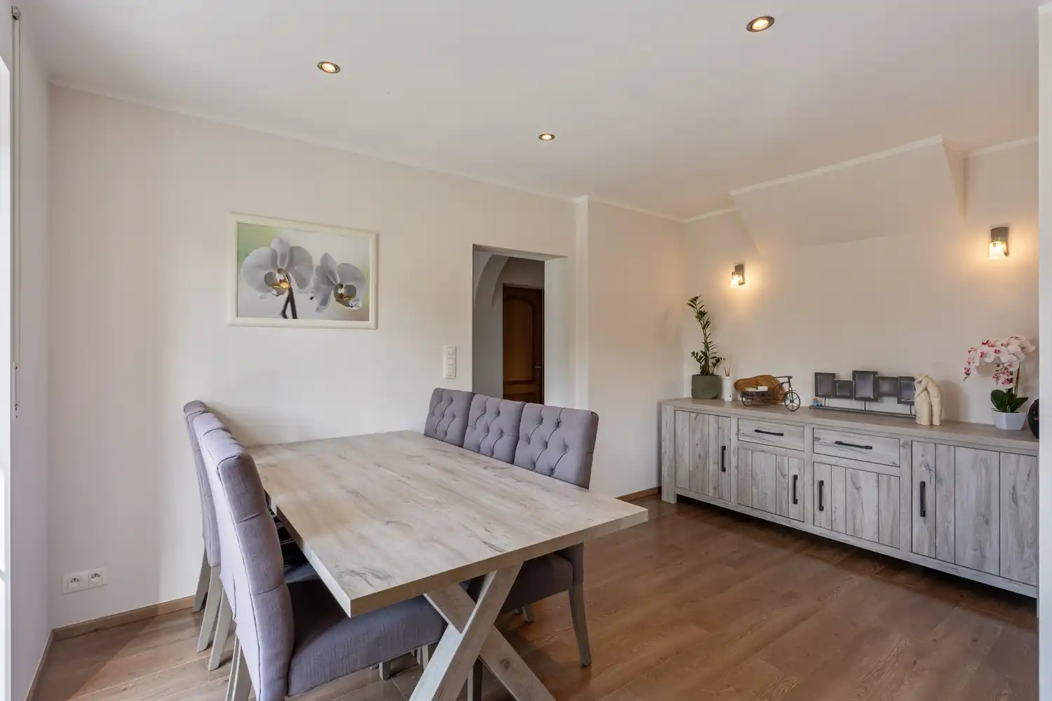 Landelijk gelegen, instapklare woning met 4 slaapkamers en zuidwestgerichte tuin op 8a27ca te Lubbeek. foto 6