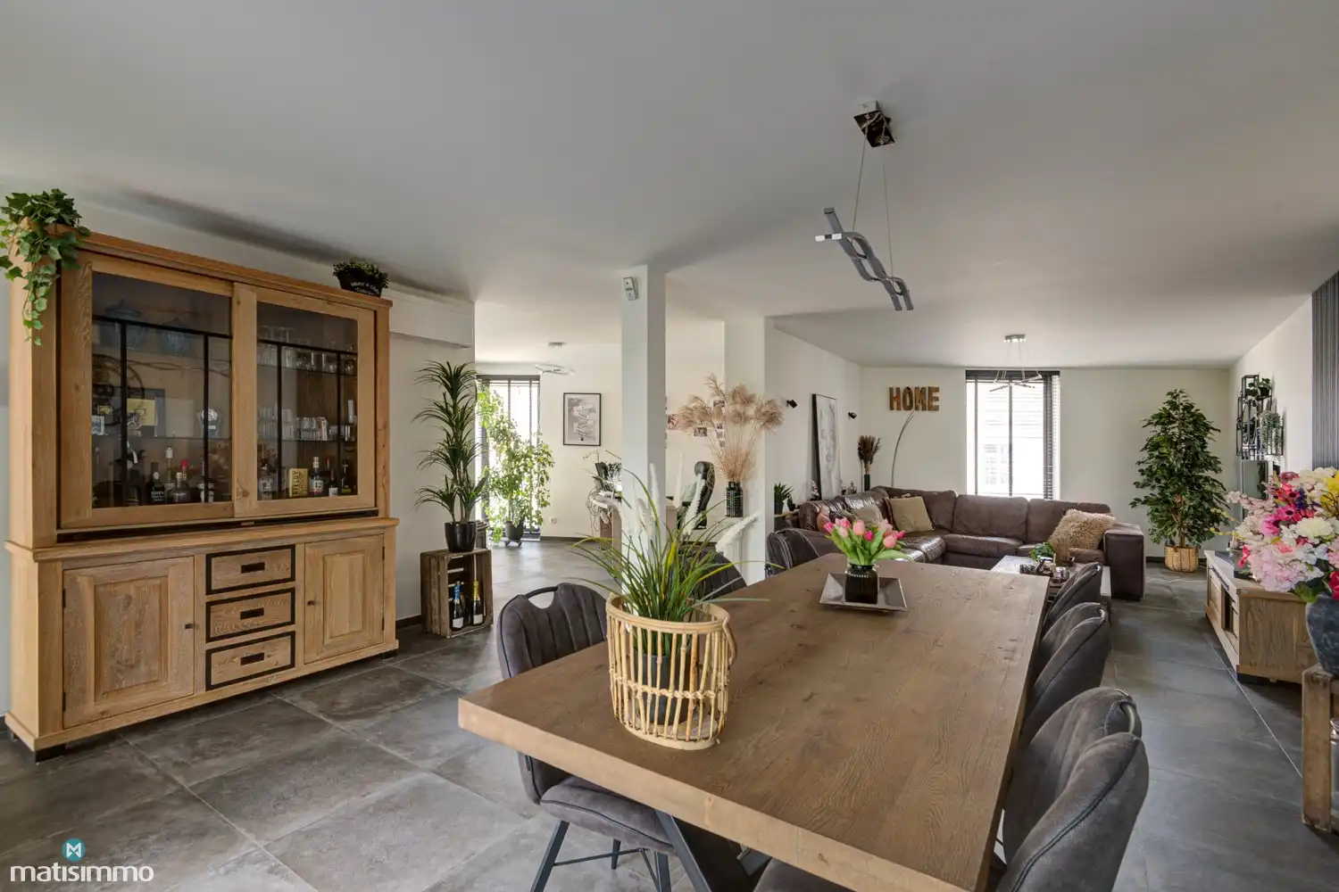 RIANT DUPLEXAPPARTEMENT MET 3 SLAAPKAMERS, TERRAS EN 2 AUTOSTAANPLAATSEN NABIJ HET CENTRUM VAN TONGEREN foto 5