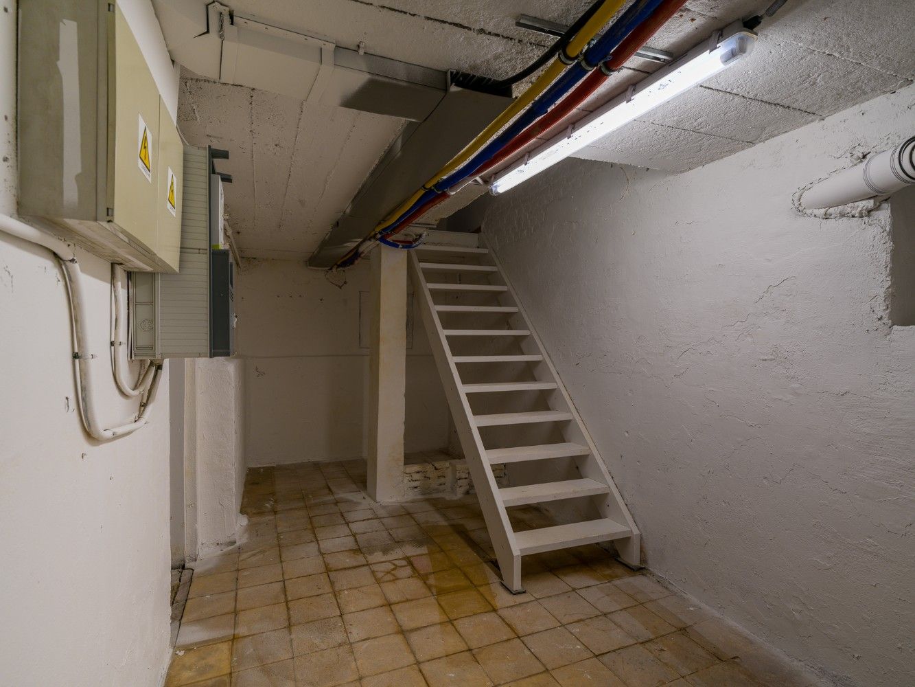 Ruime, instapklare woning met 4 slpk., inpandige garage en tuin foto 16