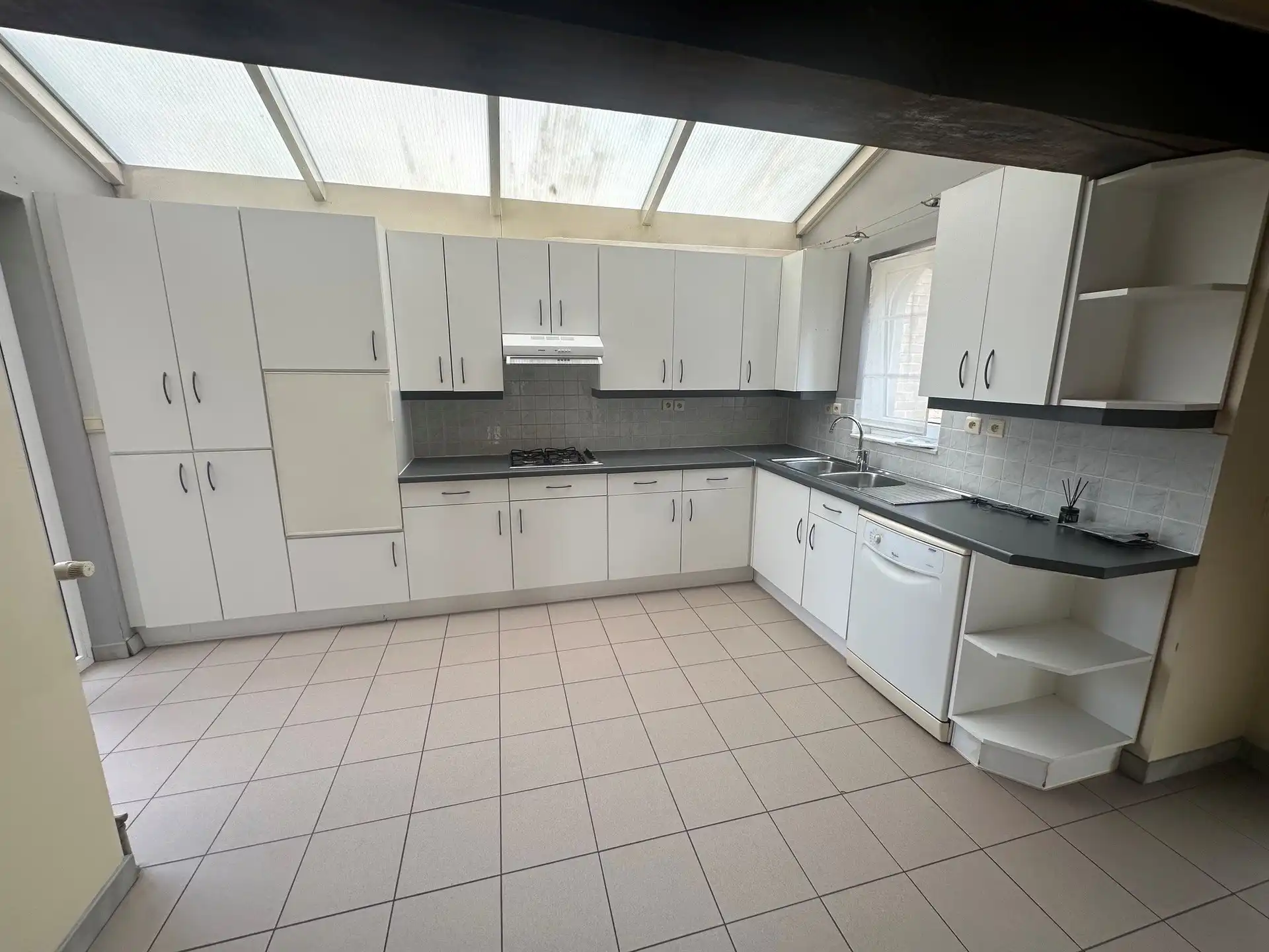 Woning met 2 slaapkamers en garage foto 3