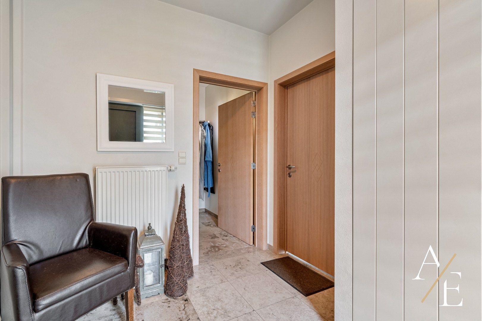 EEKLO - Zeer ruime instapklare halfopen woning (6slk. / 3 bdk.) met diverse mogelijkheden en mooie tuin foto 7