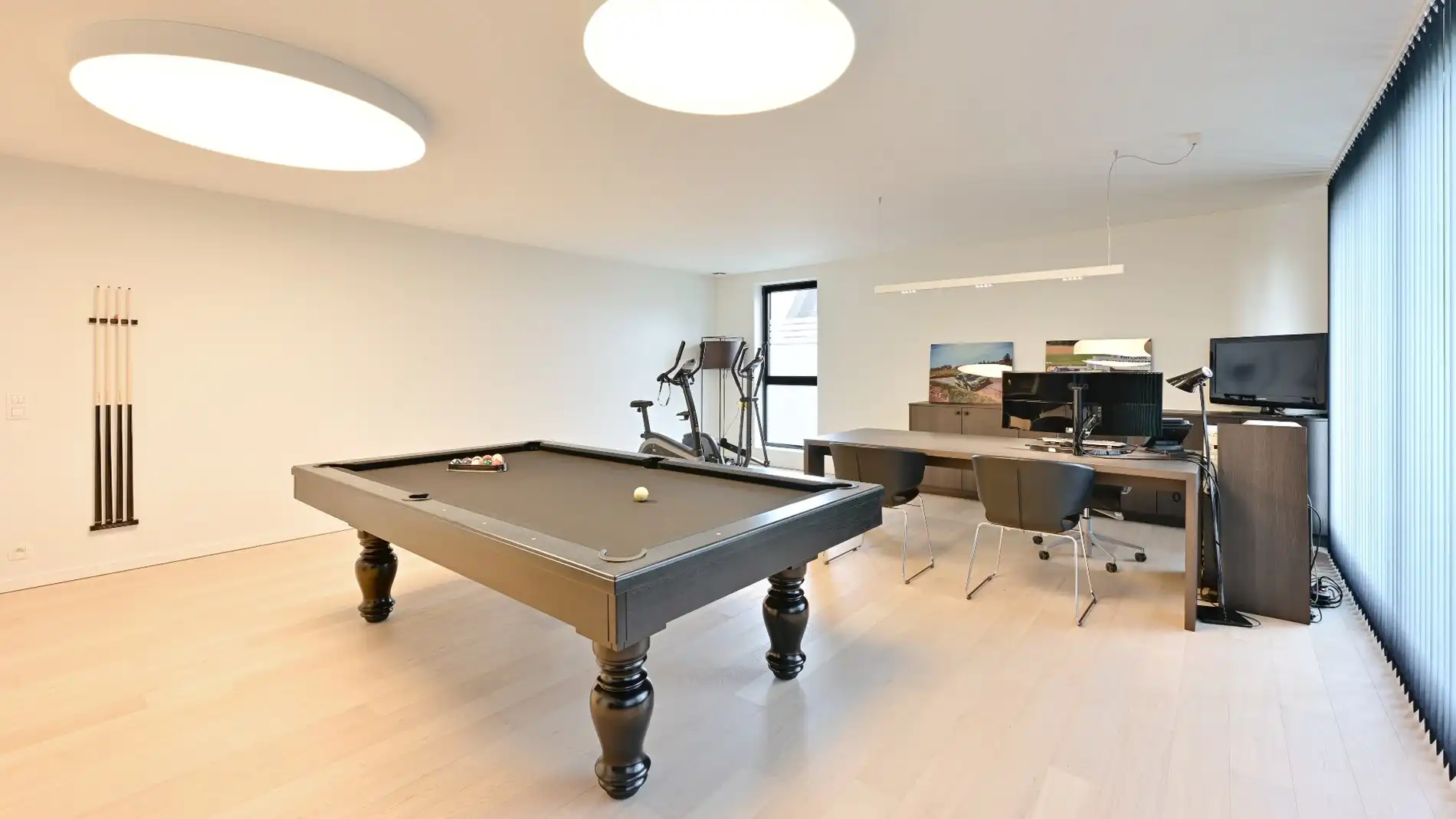 Hedendaagse villa (°2017) gelegen vlakbij het centrum van Knokke. foto 17