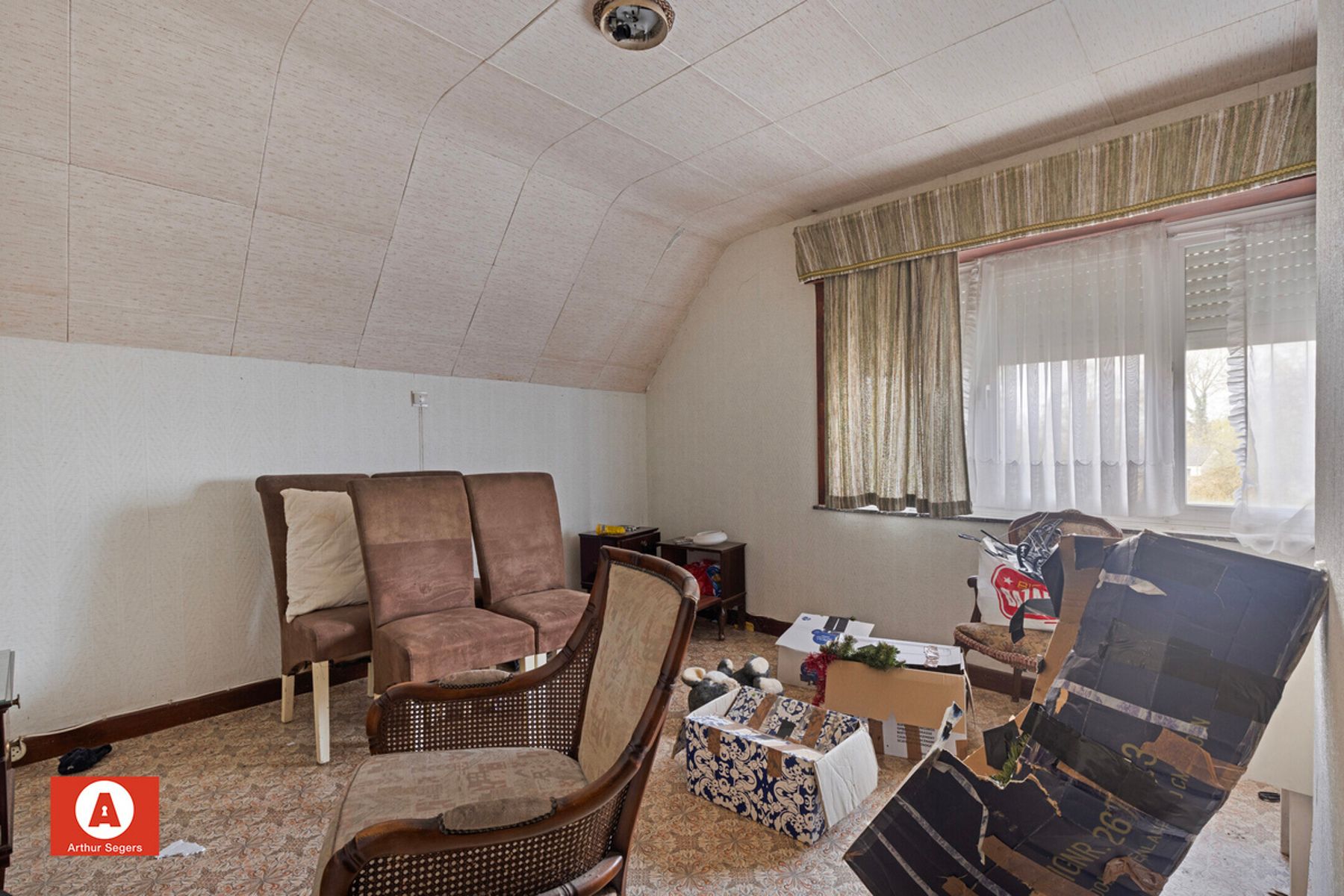 Rustig en landelijk gelegen renovatieproject in Denderbelle foto 11