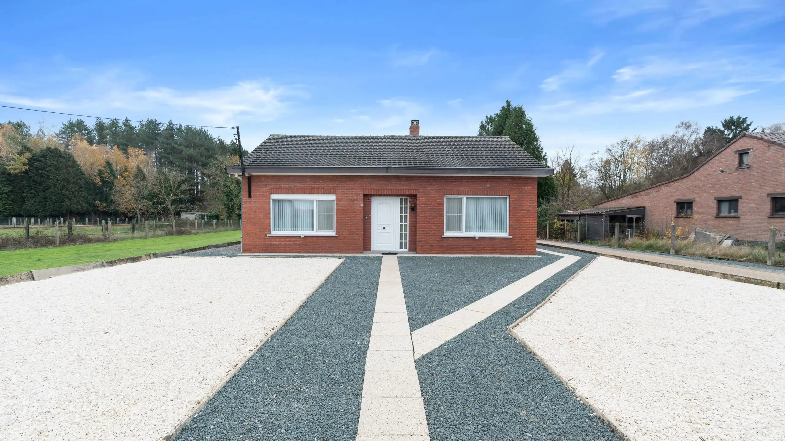 Landelijk gelegen woning op 50 are grond. foto 2