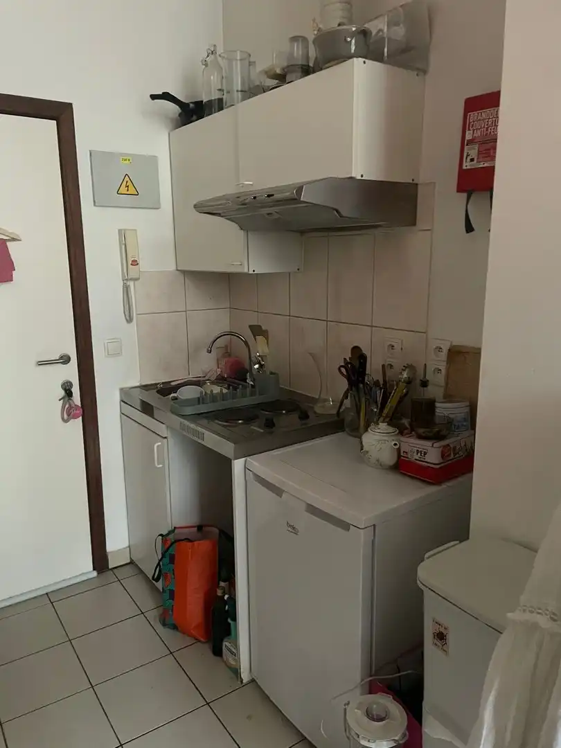Bemeubelde studentenstudio te huur in hartje Gent foto 3