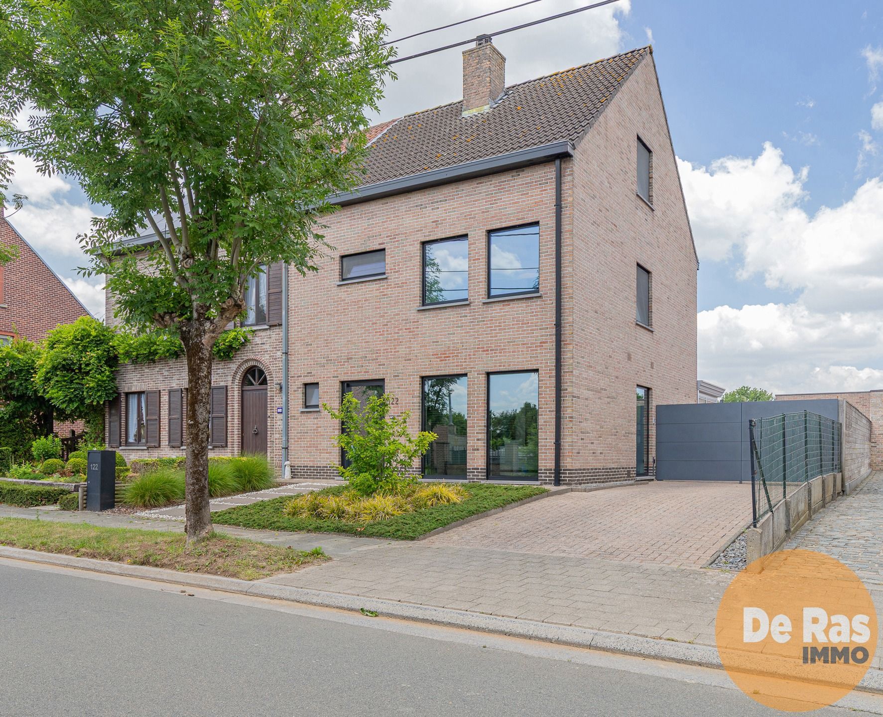 IMPE -Ruime HOB met alle comfort,3 slp, garage en grote tuin foto {{pictureIndex}}