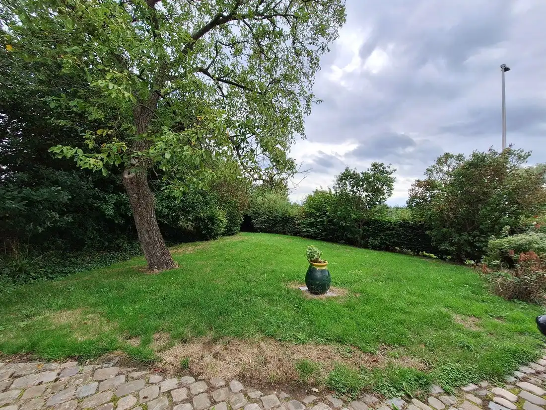 Karaktervol huis op een groene locatie foto 14