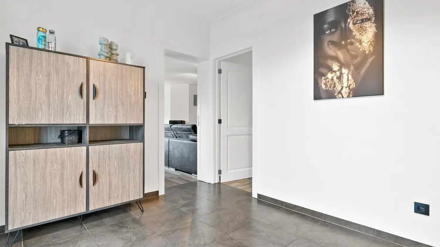 Woning met 2 slaapkamers, ruime garage en tuin foto 6