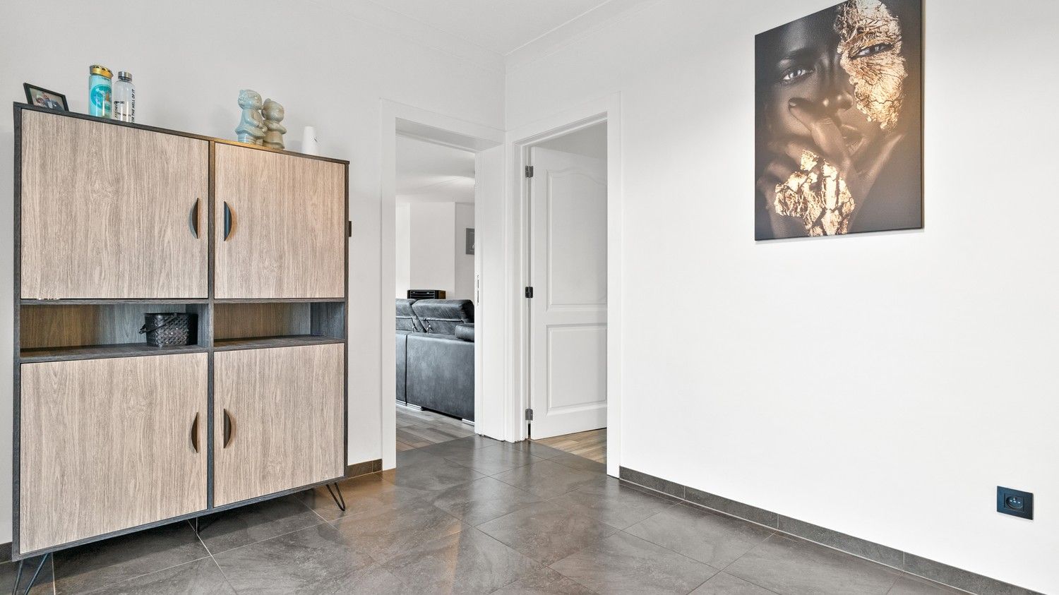 Woning met 2 slaapkamers, ruime garage en tuin foto 6