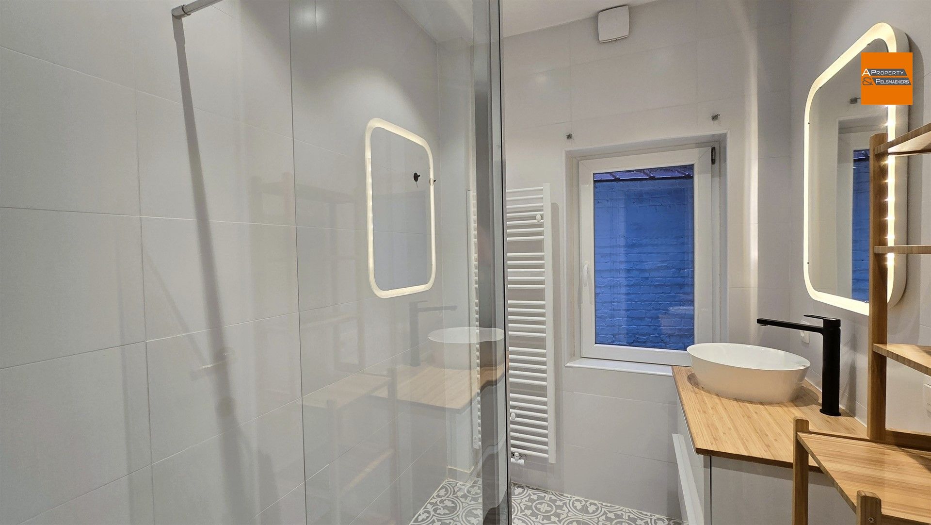 Opgefrist gelijkvloersappartement in Etterbeek foto 6