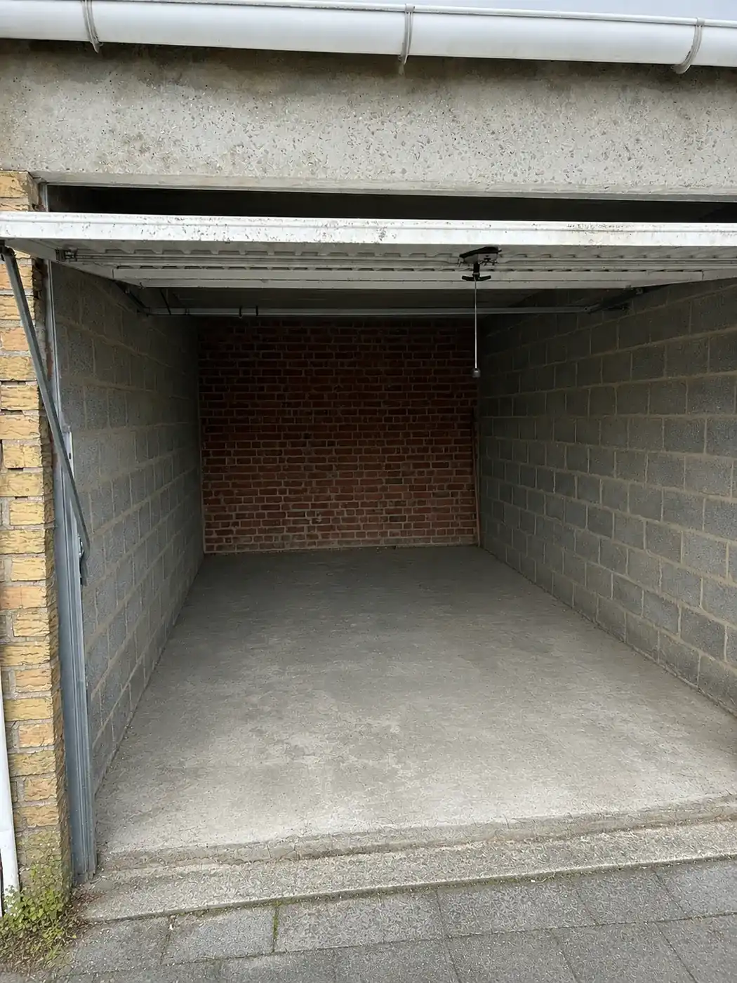 Garageboxen te koop op rustige locatie in het centrum van Kortrijk foto 3