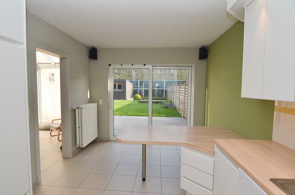 Ruime en verzorgde woning met 4slpk, garage en tuin in doodlopende straat foto 9