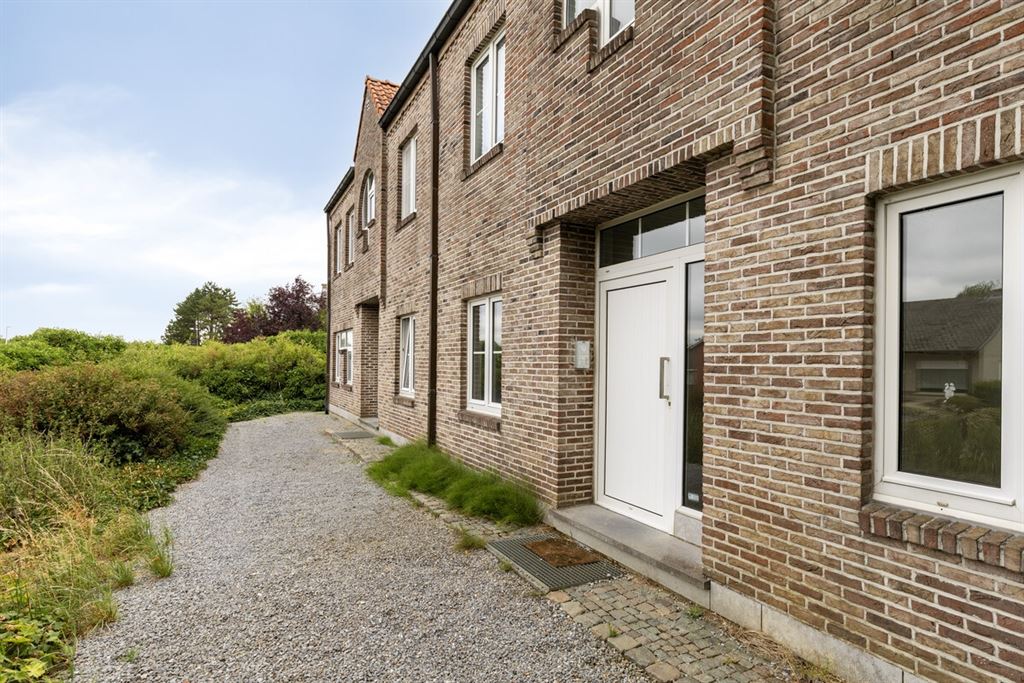 Twee ruime, te renoveren, woningen te koop!  foto 5