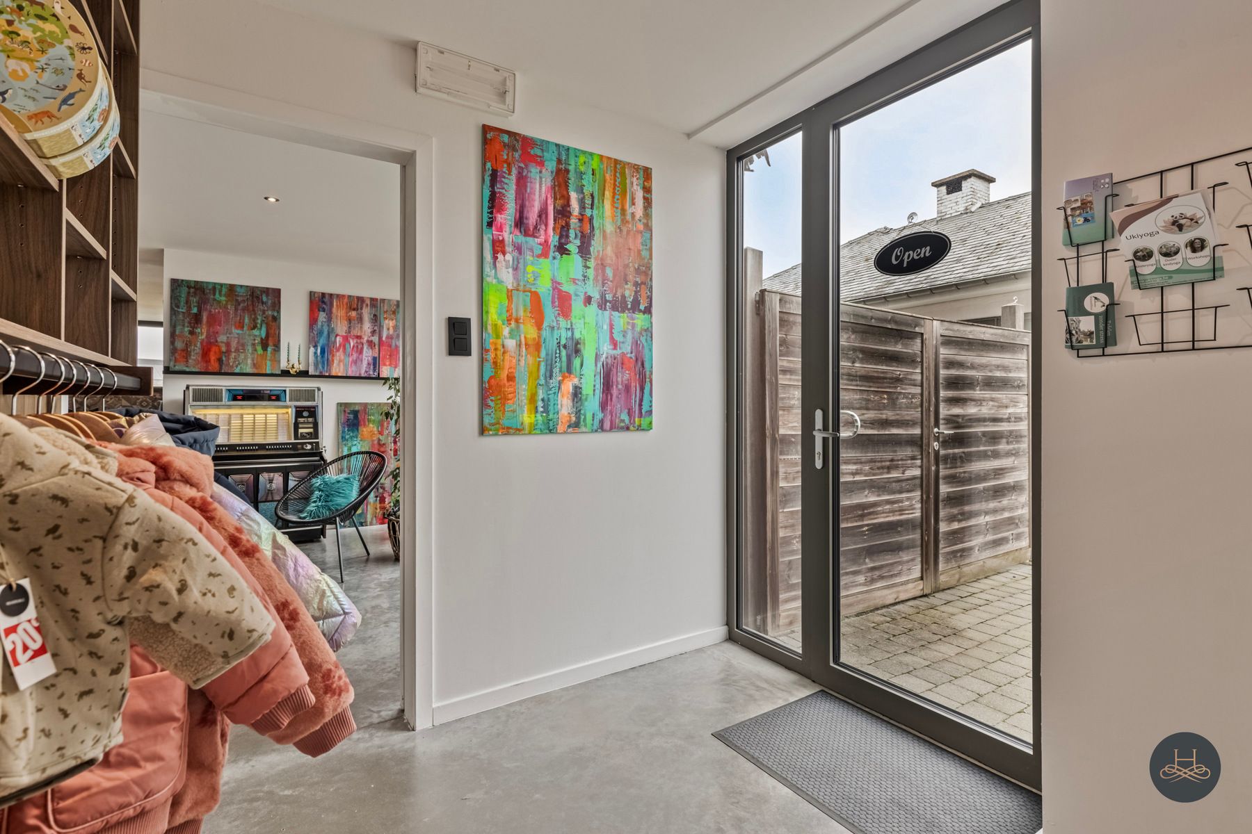 Luxueuze ruime BEN-woning met handelspand en appartement foto 5