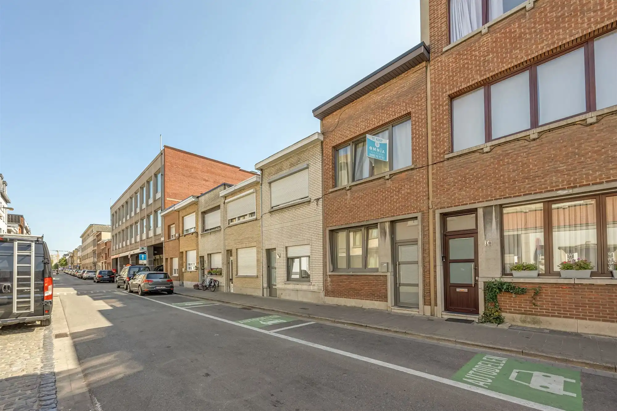 Instapklaar eengezinswoning met 3 slaapkamers en tuin foto 23