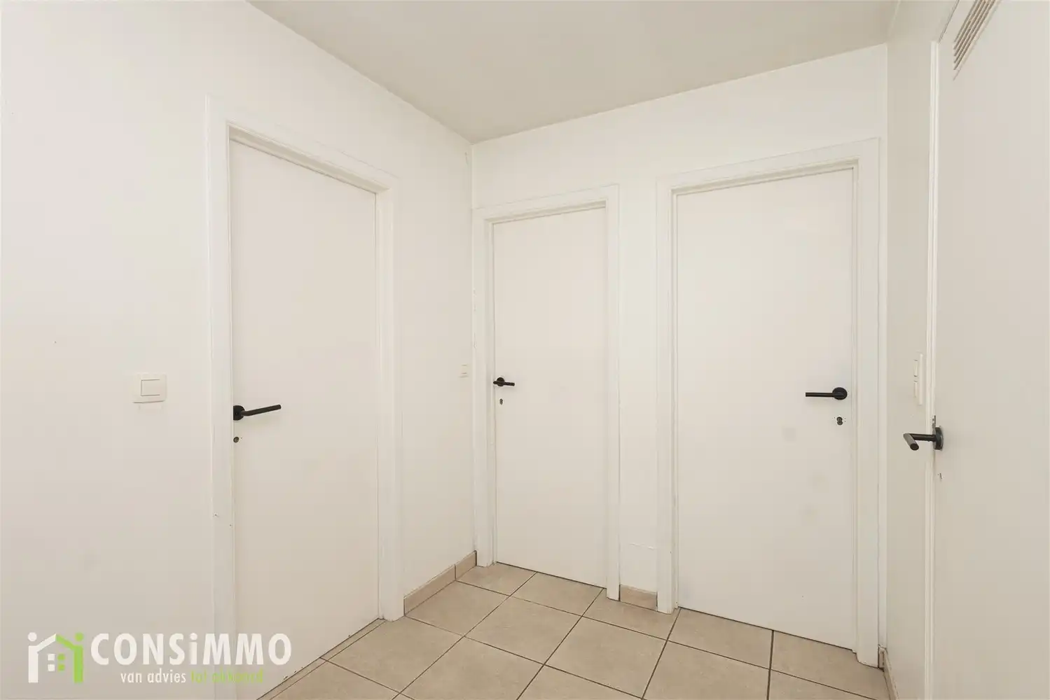 Woonst met handelspand op centrale ligging in Genk-Bret foto 15