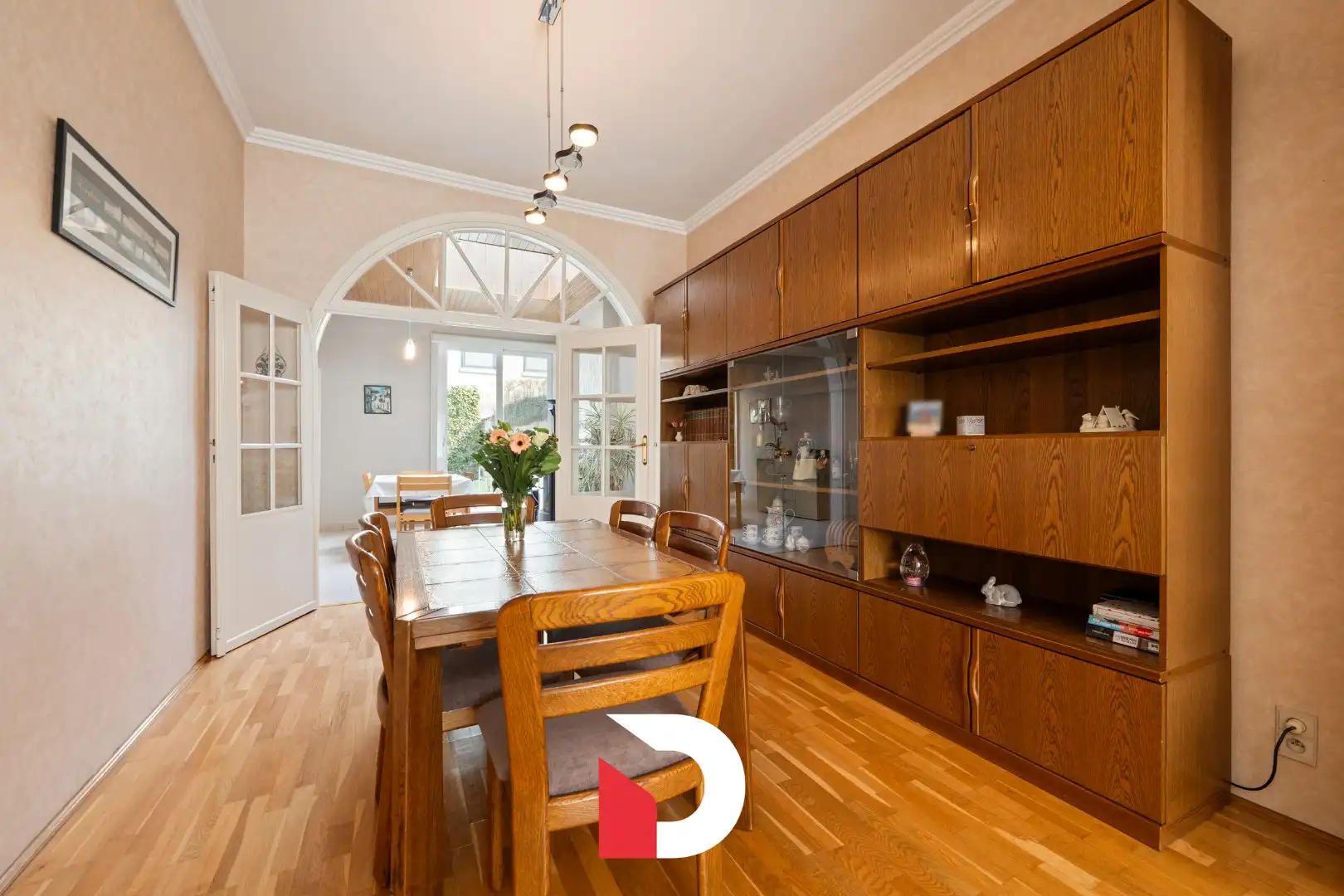 Riante burgerwoning te Kristus-Koning met 4 slk tuin en garagebox foto 5