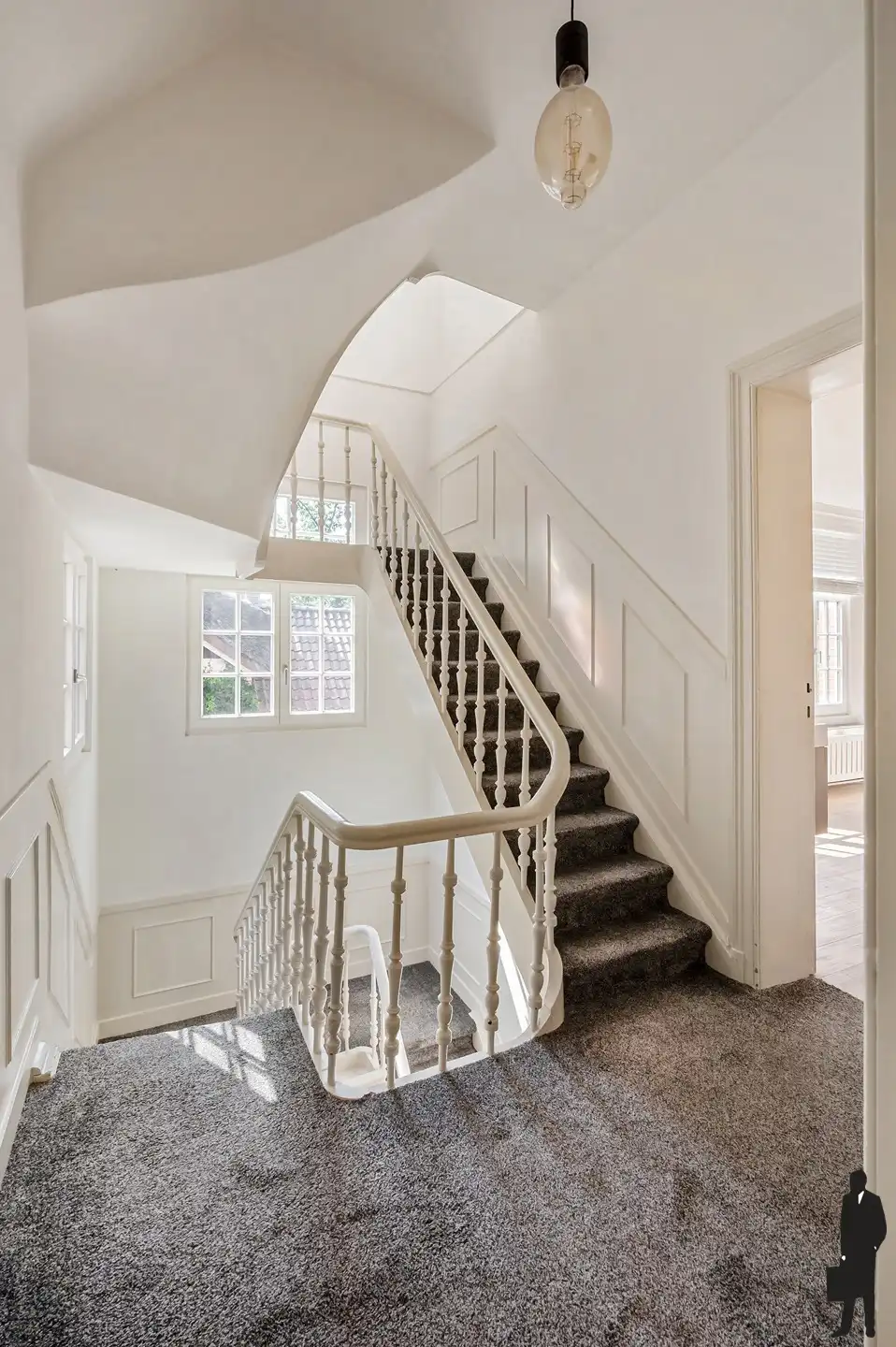 Statige karaktervilla met iconische toren en exclusief tuinpaviljoen foto 19