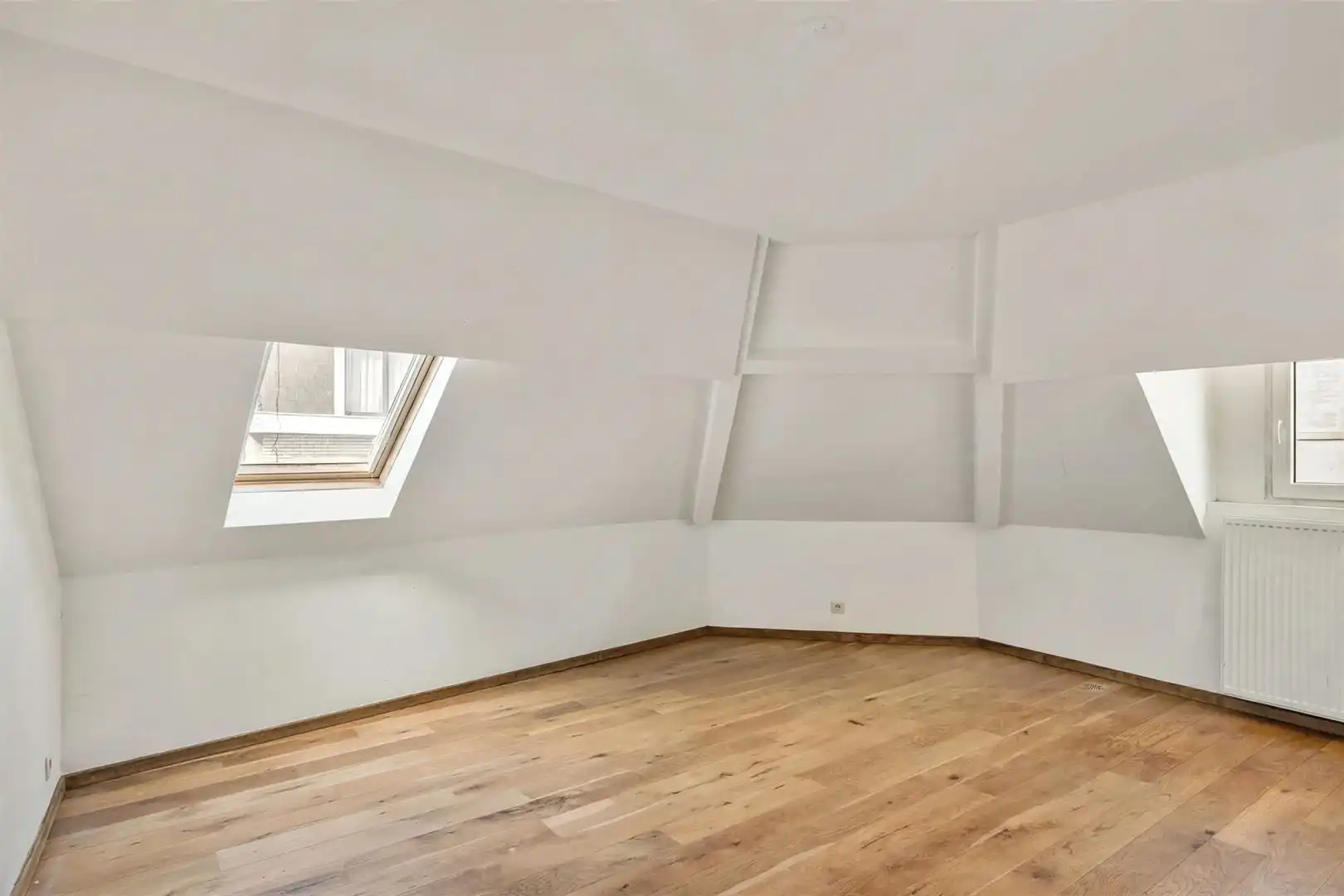 Stadswoning met 4 slaapkamers en garage foto 13