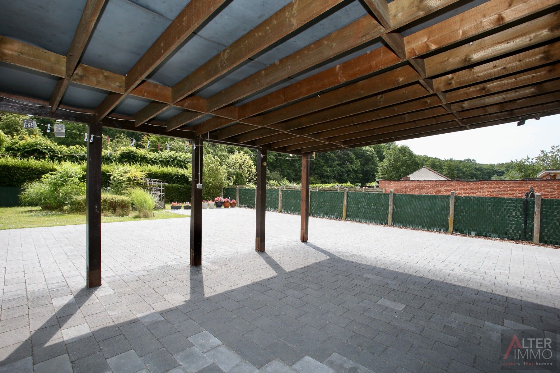 Instapklare woning met 4/5 slaapkamers op ca. 8 are! foto 24
