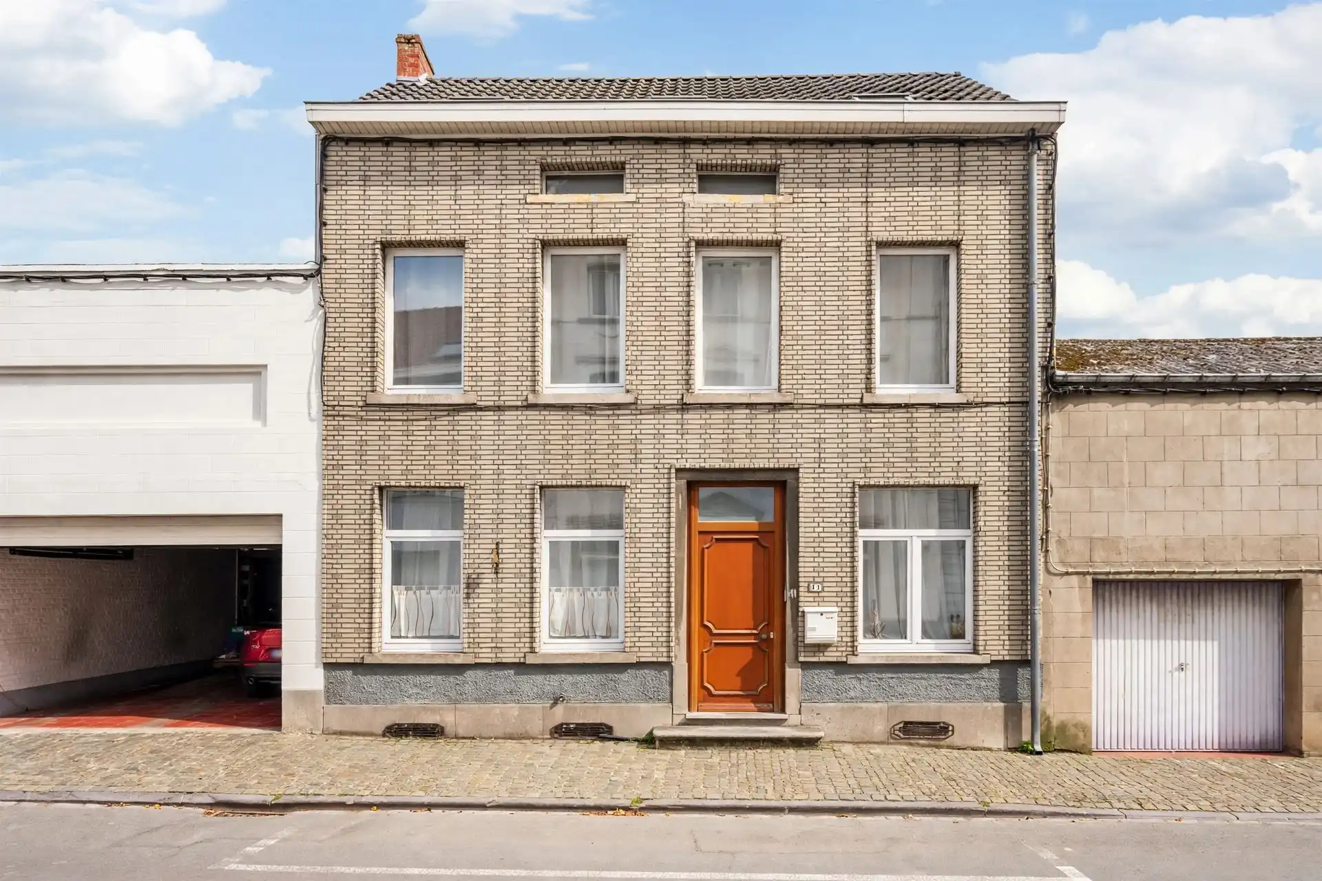 Hoofdfoto van de publicatie:  Ruime gezinswoning met 5 slaapkamers en grote tuin!