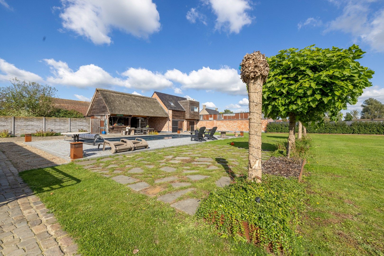 Droomhuis met 4 slk, prachtige tuin met zwembad en zoveel meer foto 9