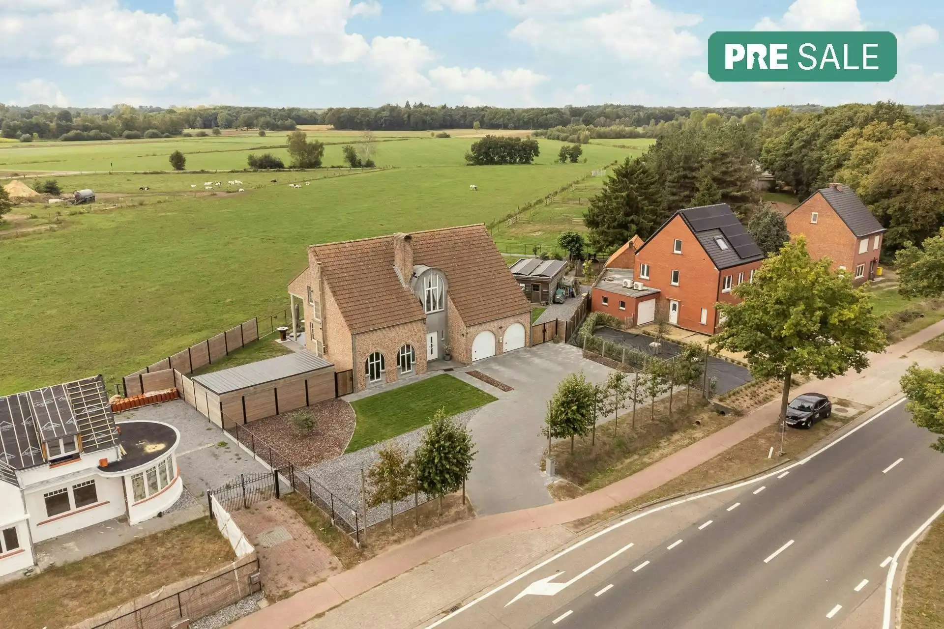gerenoveerd huis met zwembad op 17 are te koop in Kasterlee foto 36
