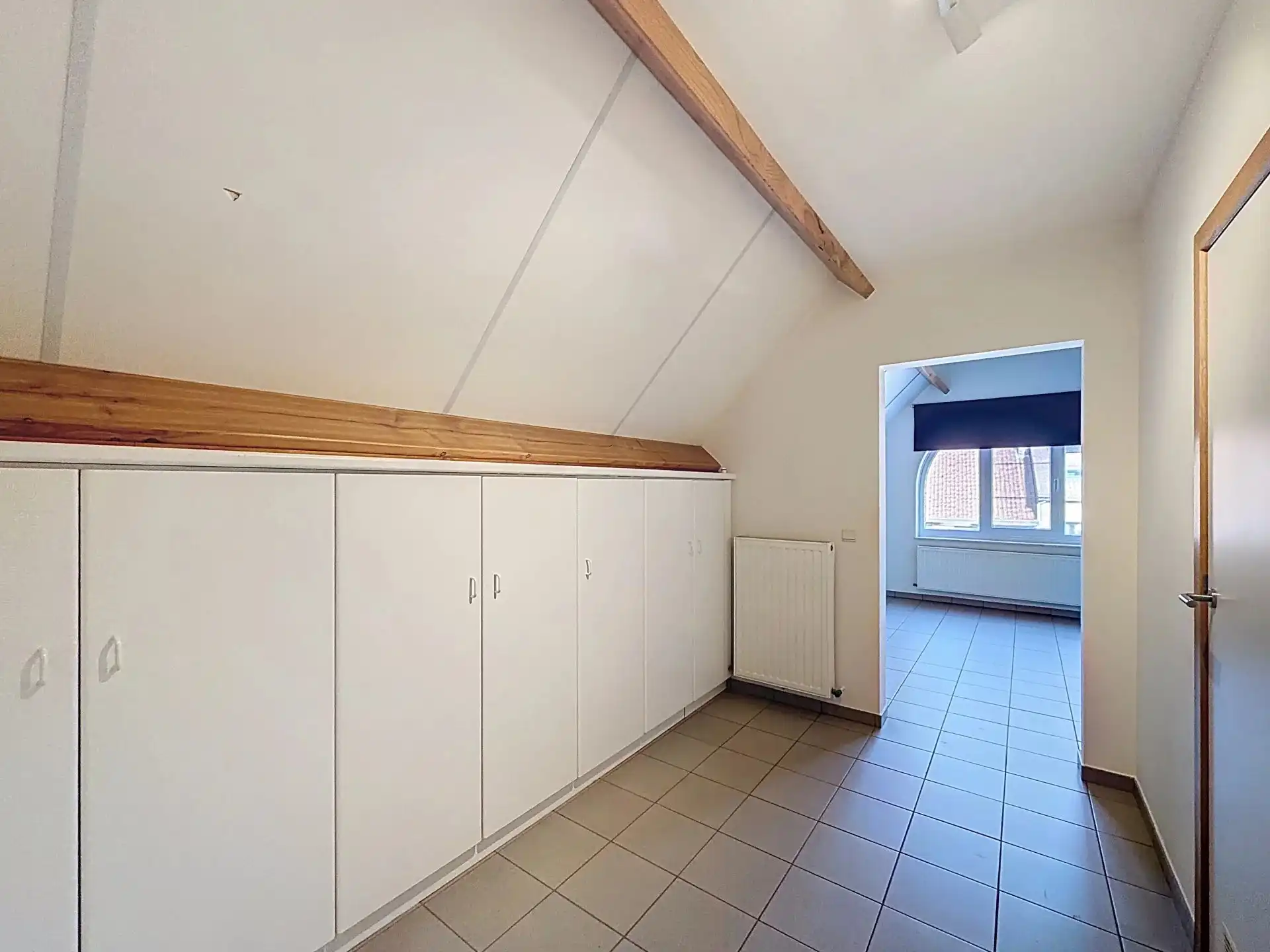 Ruim appartement met 1 slaapkamer, berging en staanplaats te Mol-Ezaart. foto 9