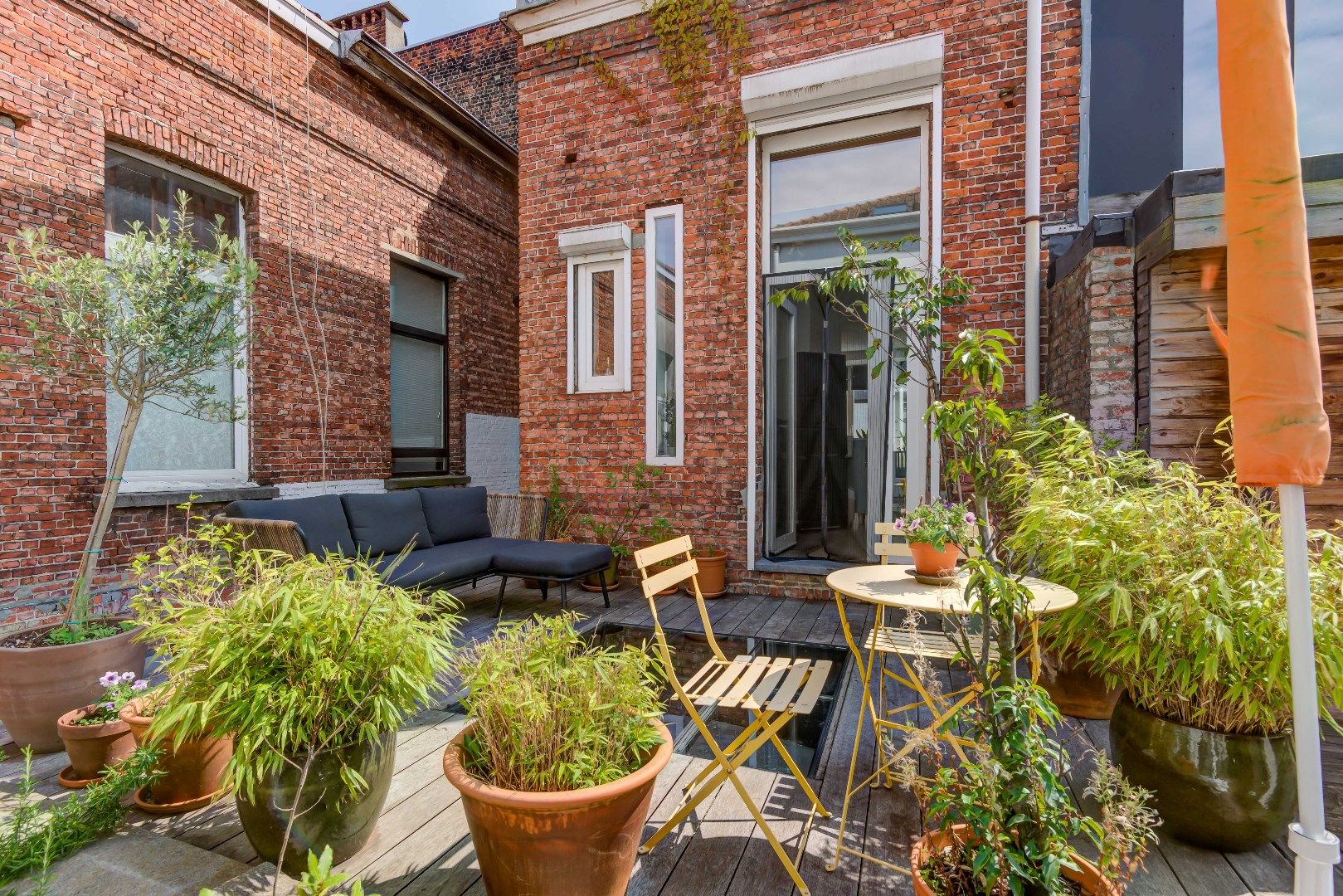 Gerieflijke woning met dakterras, garage en 2 slaapkamers  foto 17