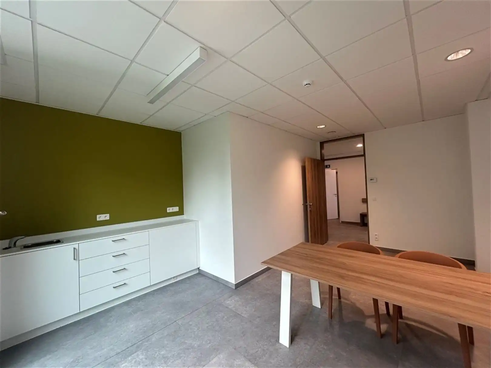 Kantoorgebouw foto 15