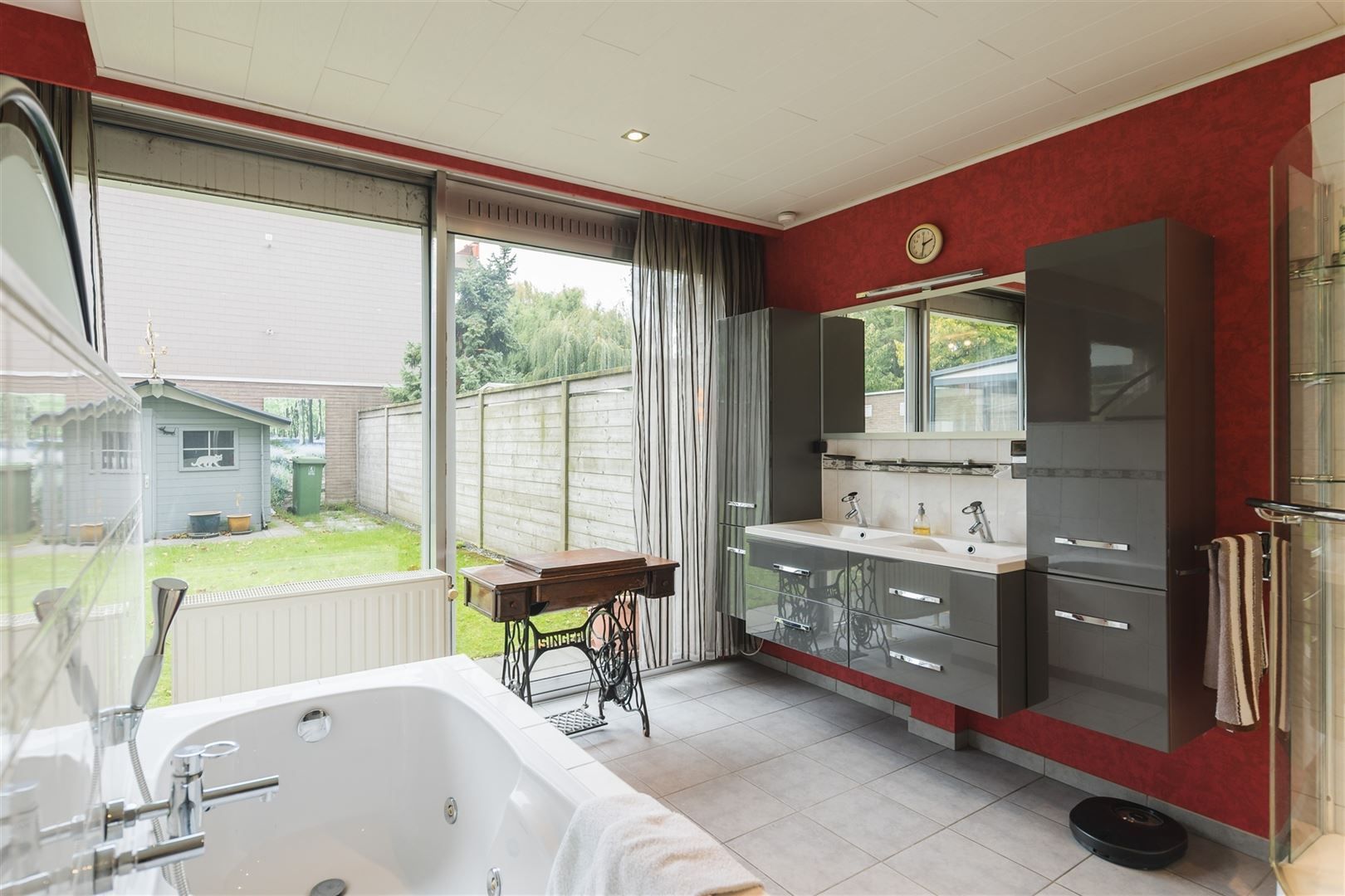 Uniek gelijkvloersappartement met tuin, dubbele garage en tal van mogelijkheden foto 17