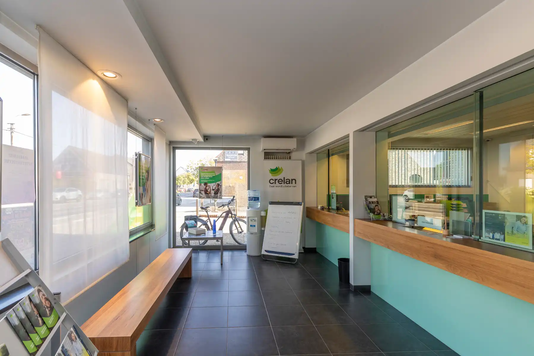 Kantoorgebouw te koop in Waarschoot – uitstekende ligging en energiezuinig! foto 3