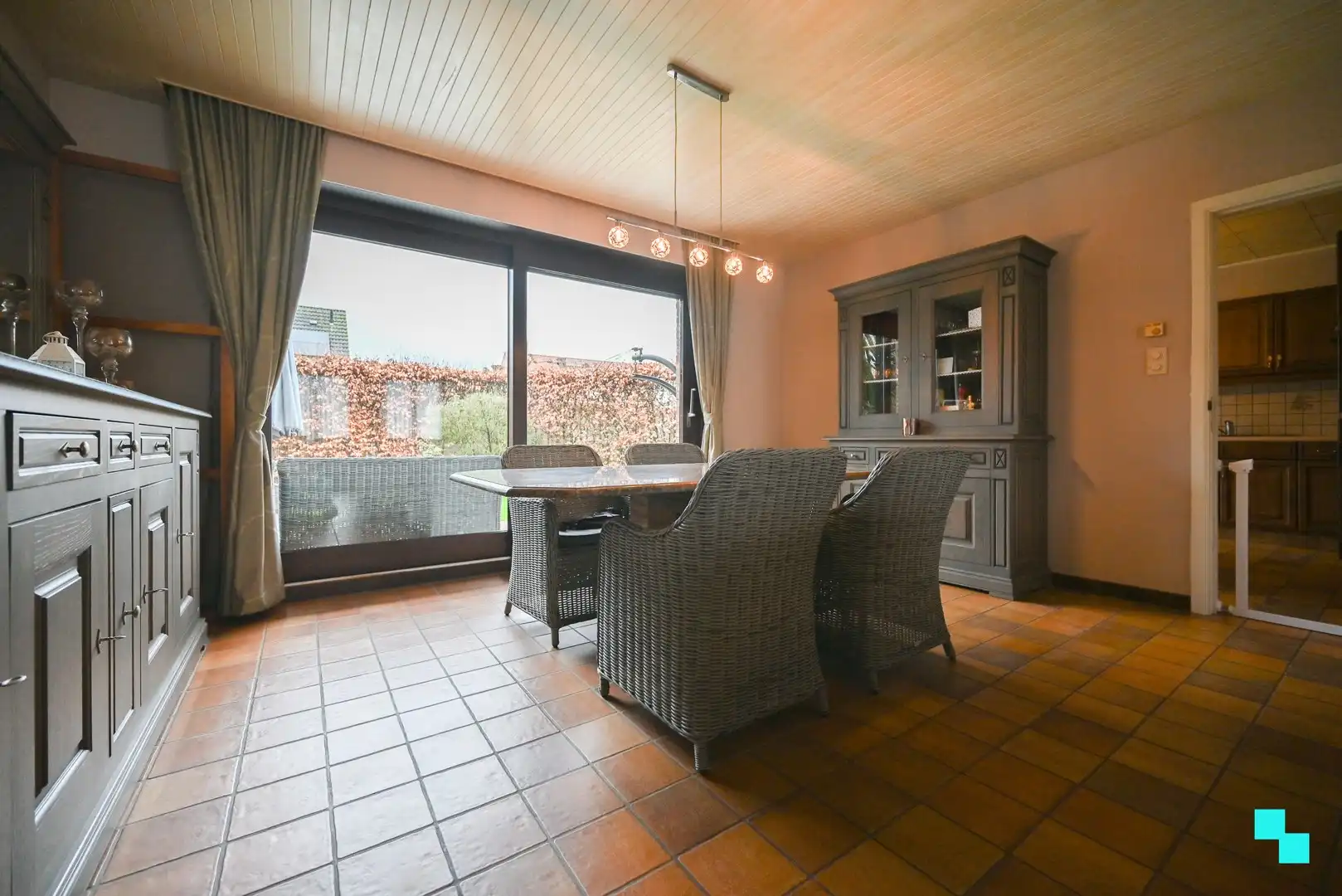 Ruime gezinswoning in doodlopende straat te Izegem foto 7