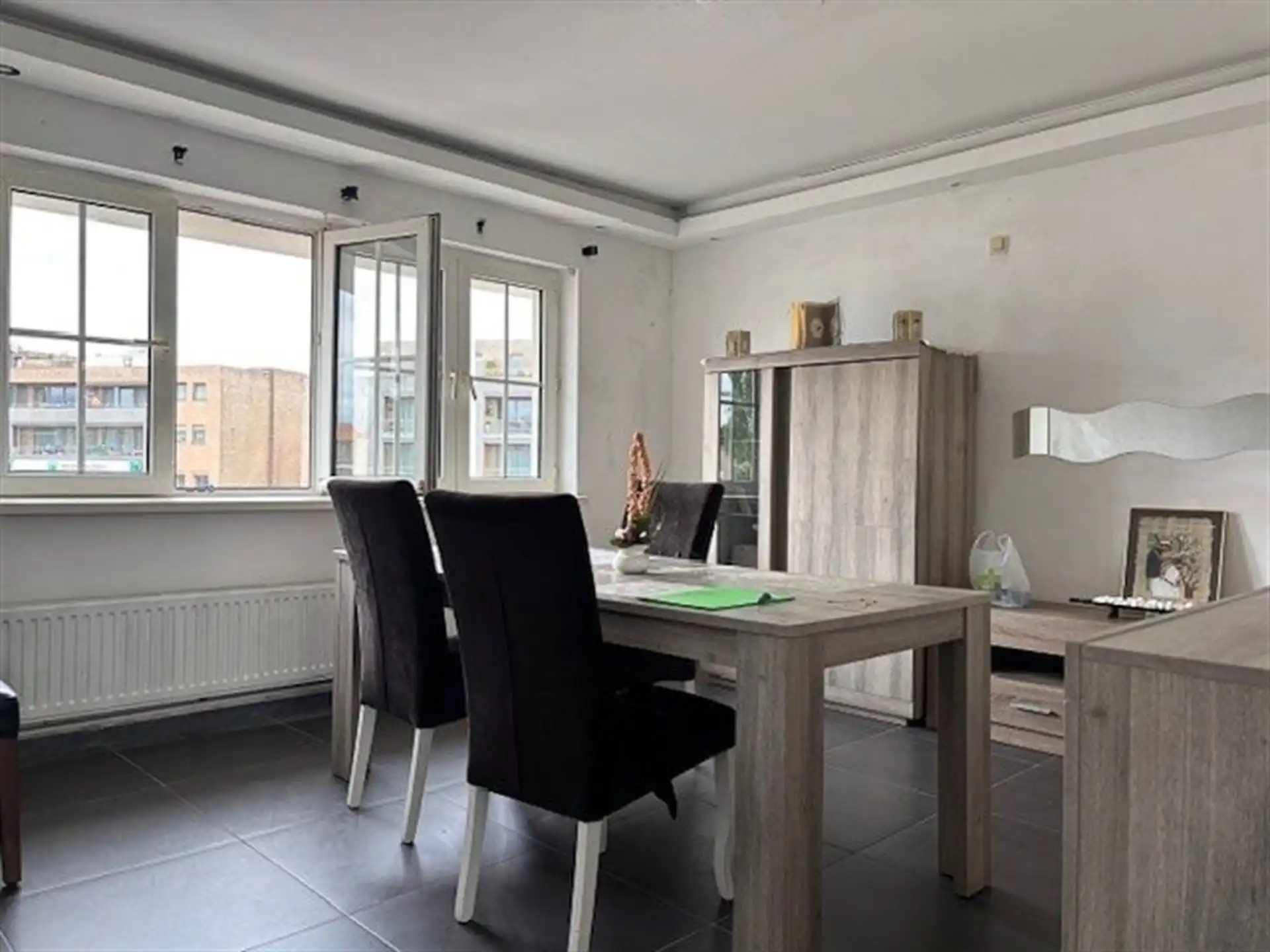 Handelspand met bovenliggend appartement met 1 slaapkamer gelegen op commerciële locatie in Maasmechelen! foto 11