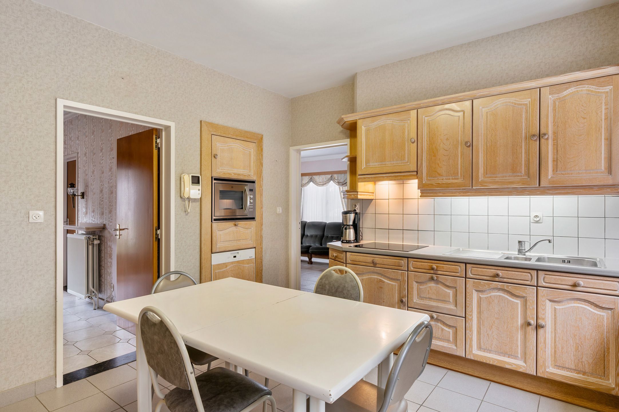 Goed onderhouden gelijkvloerse woning met 4 slaapkamers foto 10