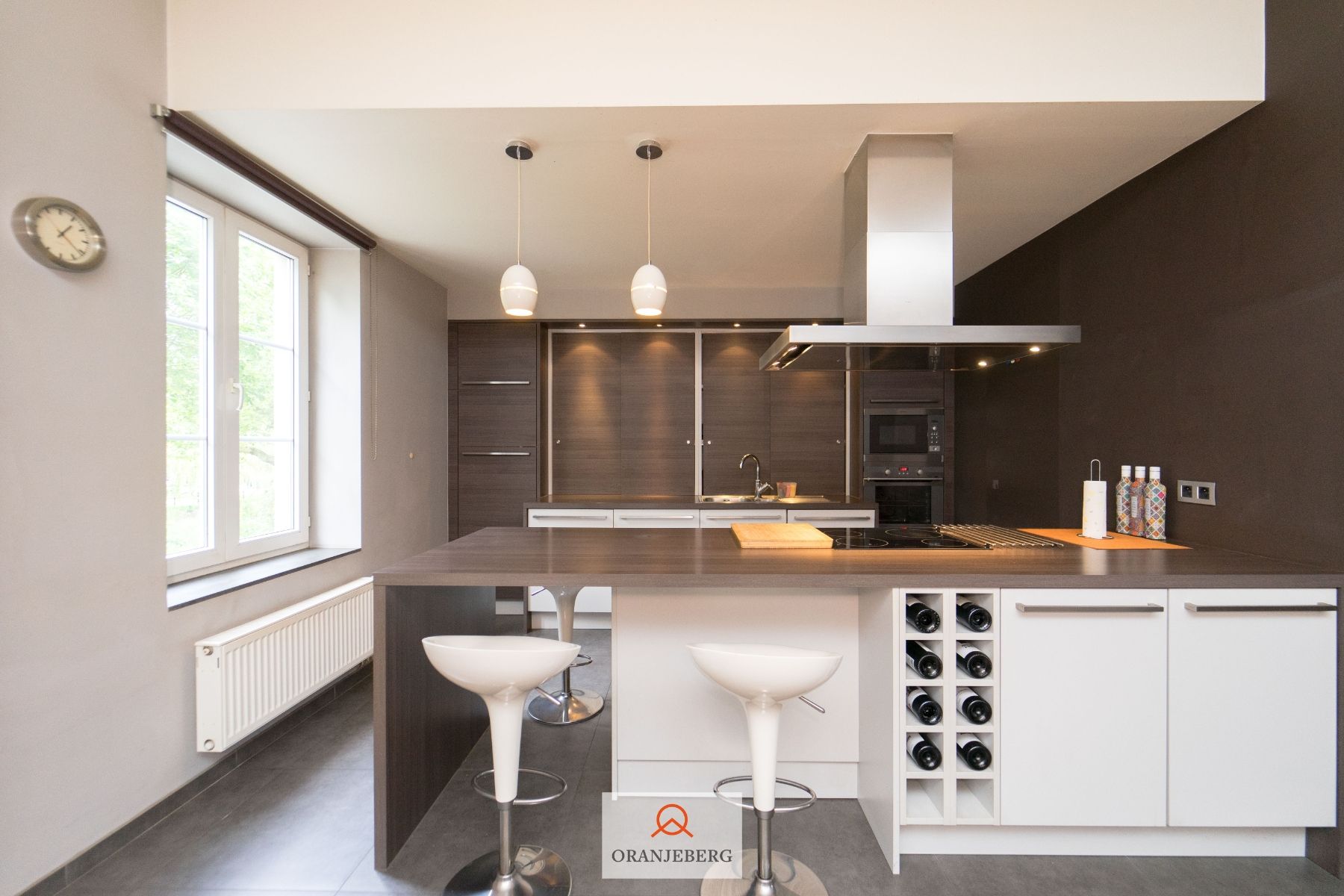 Leuke woning tussen Prinsenhof en Begijnhof aan het water foto {{pictureIndex}}