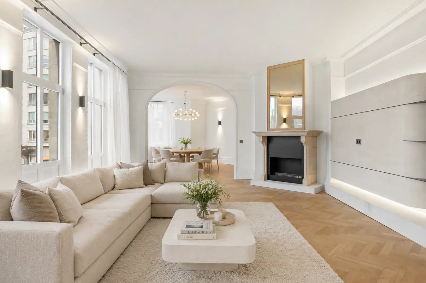 Luxueus gerenoveerd 2 slpk appartement in Art Deco-gebouw foto 2