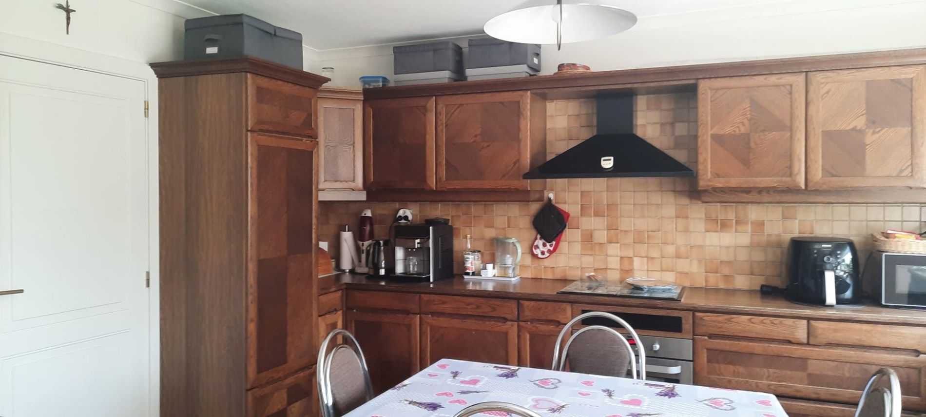 Halfopen woning met 3 slaapkamers, tuin en garage te Neeroeteren.  foto 6