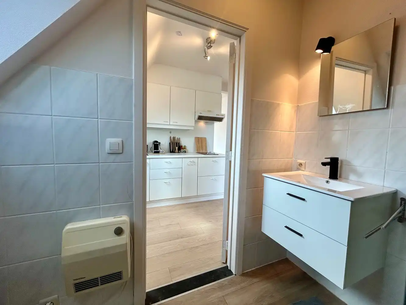 Gezellige en lichtrijke dakstudio te huur op toplocatie in Leuven foto 5