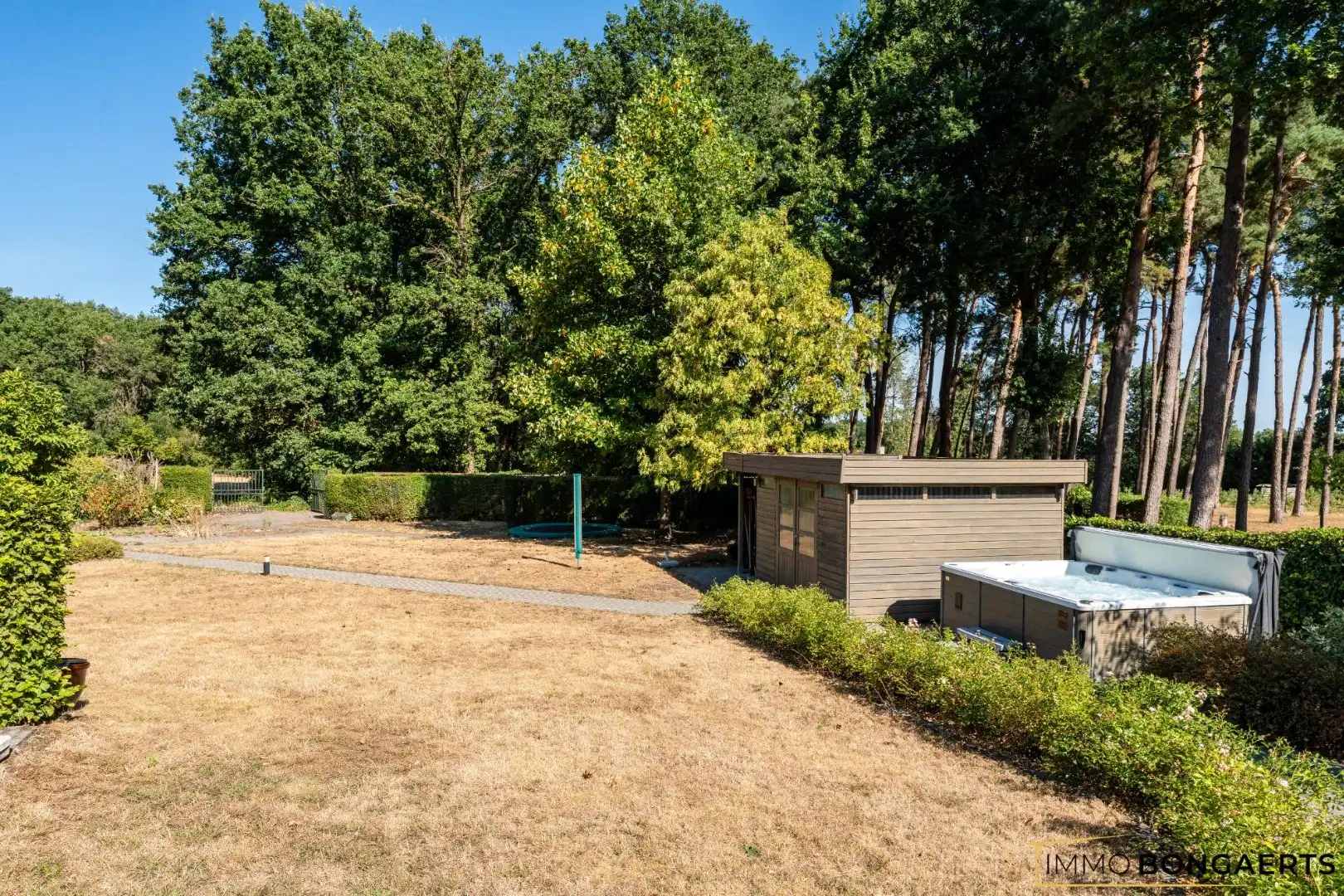 Bijzonder ruime woning op een uitzonderlijk perceel van maar liefst 16 are foto 32