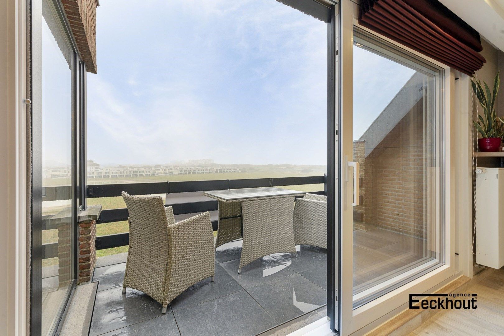 Exclusief duplexappartement met grote terrassen en prachtige zichten én een garagebox! foto {{pictureIndex}}