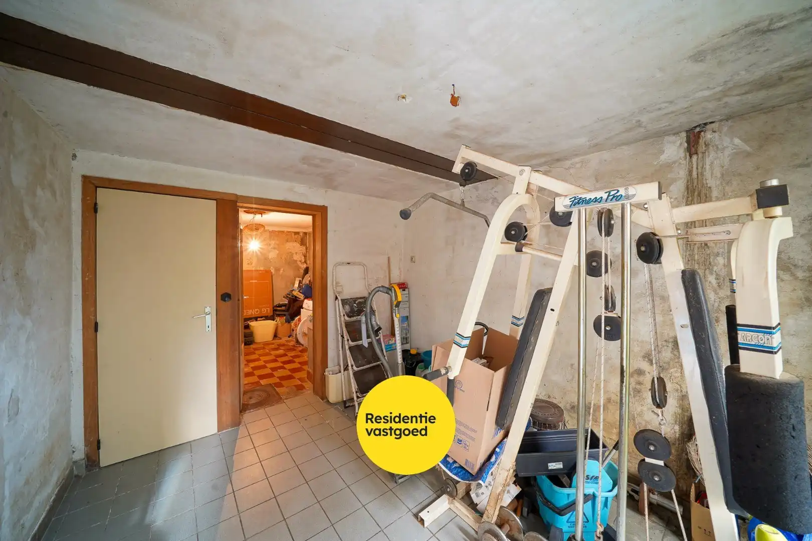 Te renoveren woning met dubbele garage in Bredene – ideaal renovatieproject foto 12