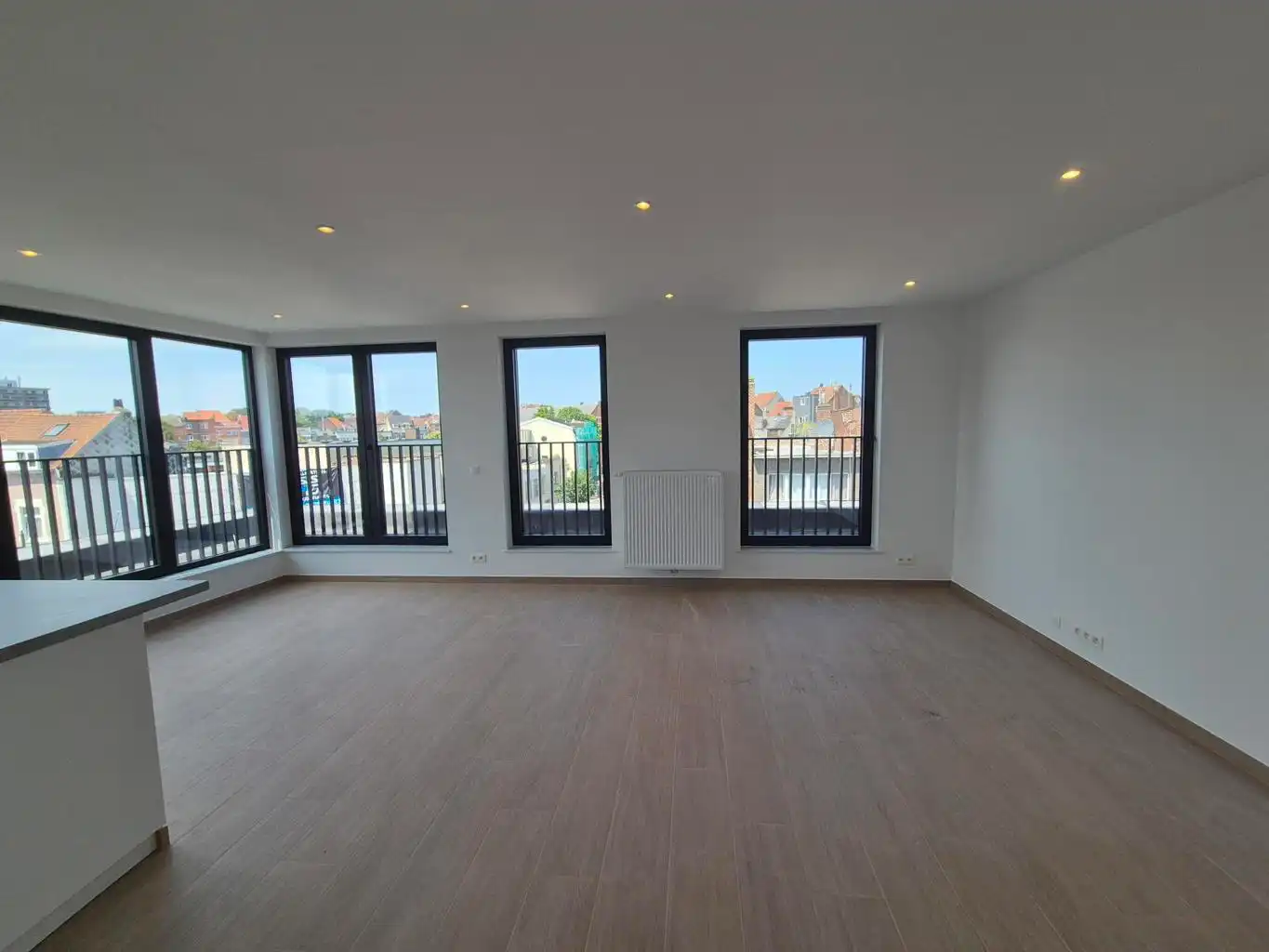 Nieuwbouw appartement met 2 slpks, terras, kelder foto 4