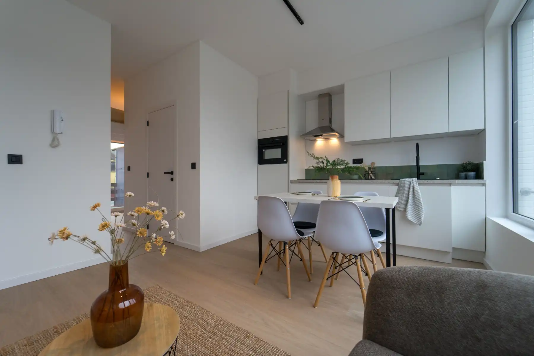 Gerenoveerd appartement (1 slaapkamer) met leuk terras foto 4