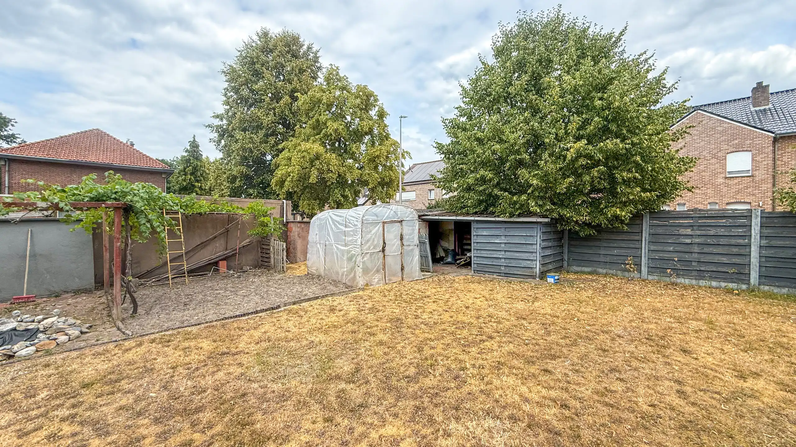Halfopen woning met tuin, garage en 3 slaapkamers foto 40