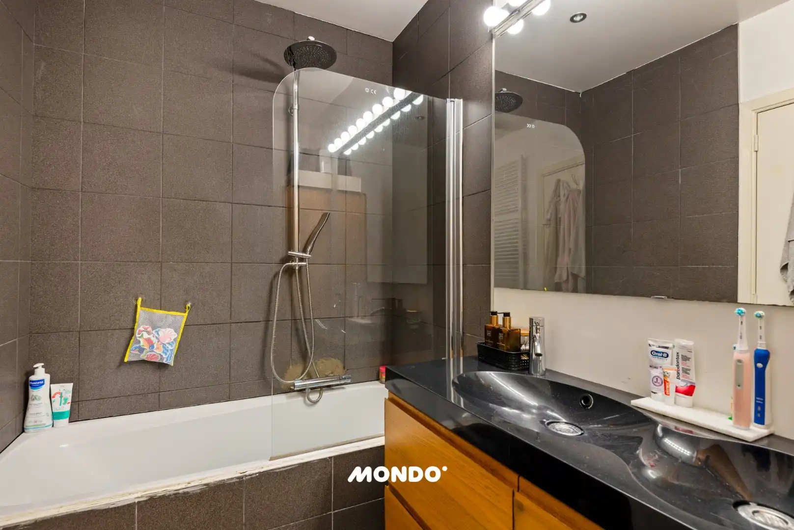 Kleinschalig appartementsgebouw met 2 appartementen en garage! foto 9