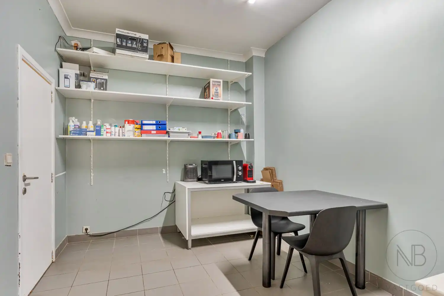 Goed gelegen handelspand foto 10