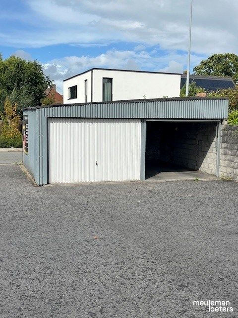 Garagebox met manuele poort foto 5