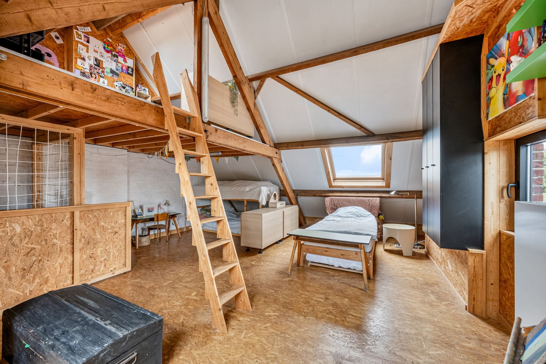 Architecturaal verbouwde hoeve met binnenkoer foto 24